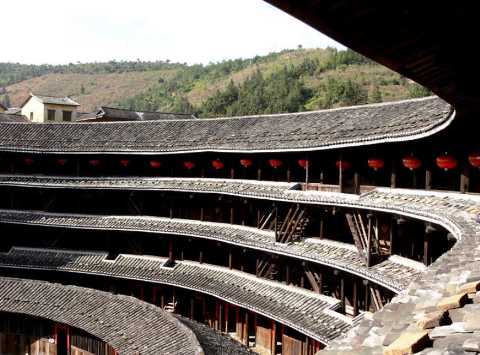 Jiqing-lou-of-Chuxi-tulou-by-Gisling