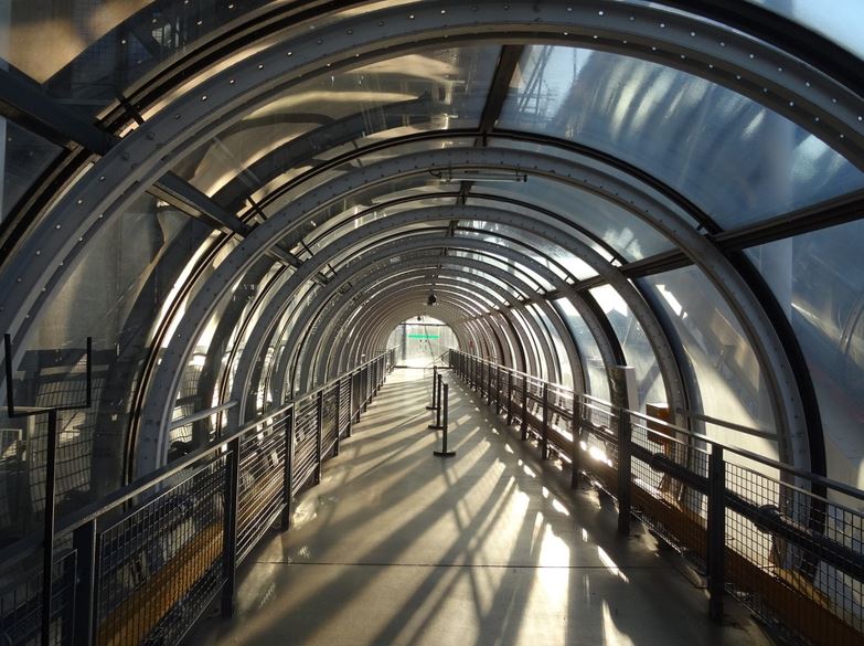 Centre-Pomidou-Paris-tube-de-verre